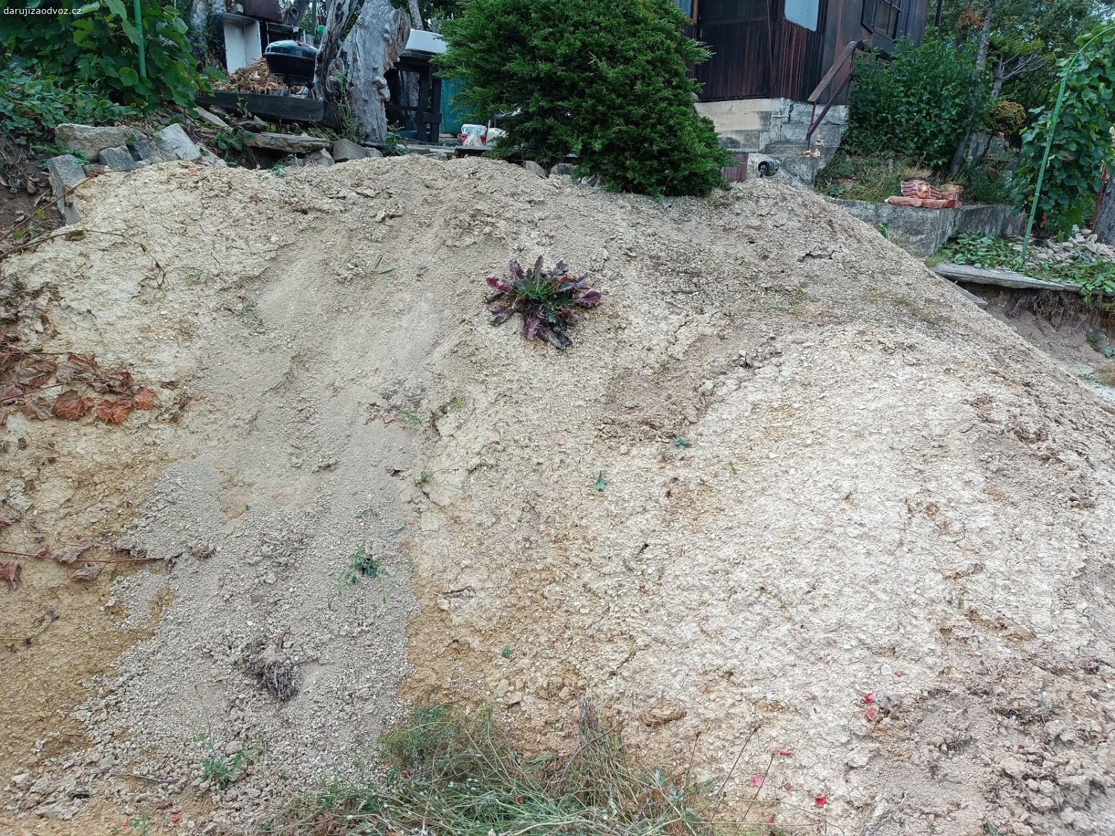 Zemina. Daruji zeminu za odvoz