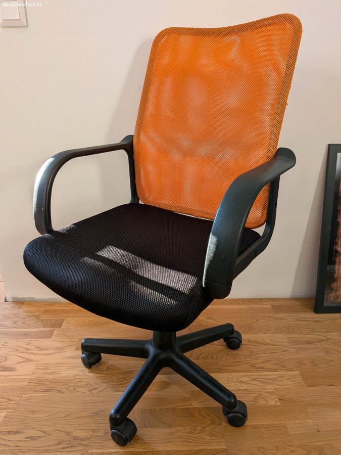 Židle otočná