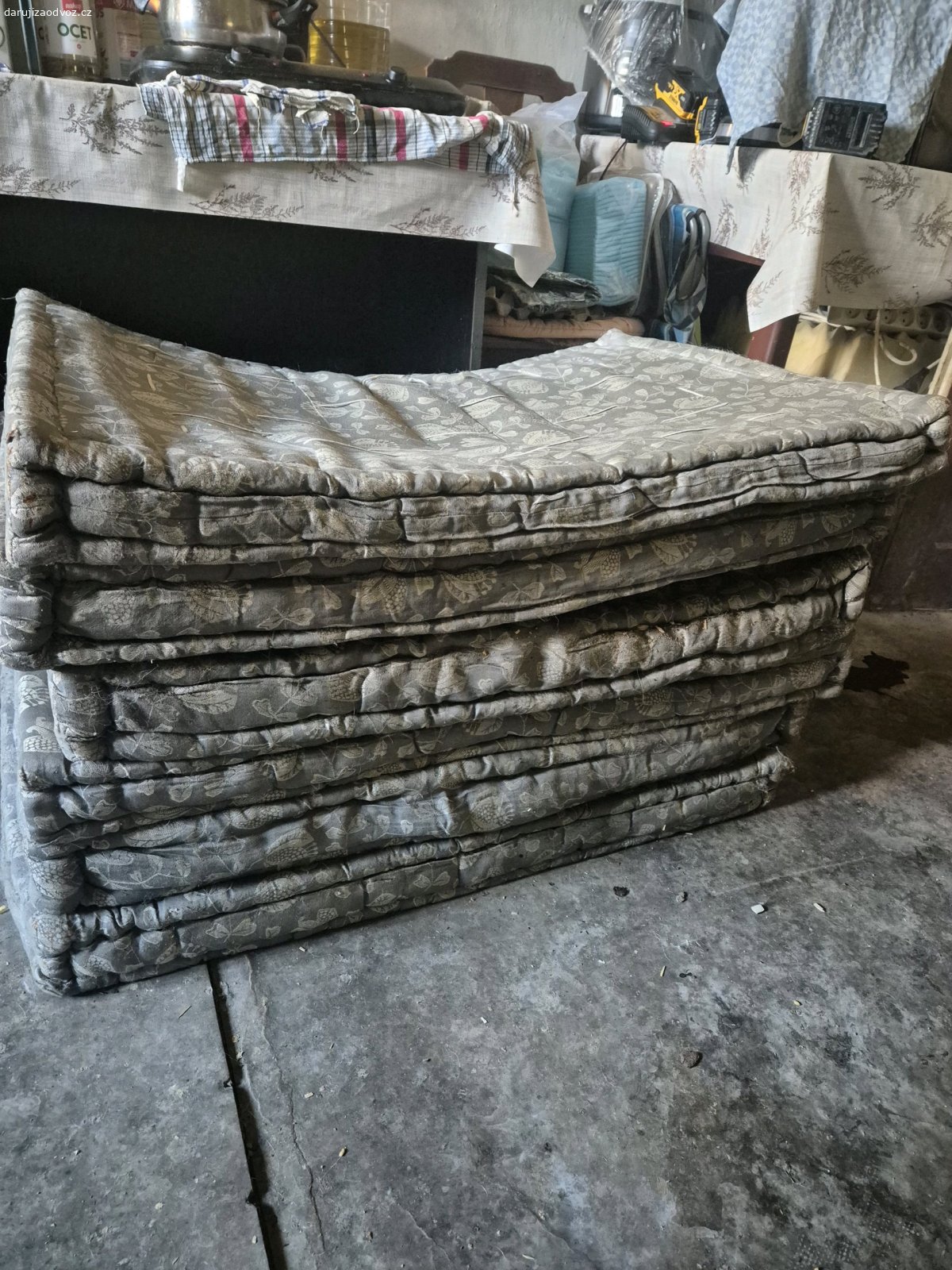 Žíněné matrace. Žíněné matrace, jako nové 60x90x10cm, 5ks, plus jako bonus 1ks poškozená