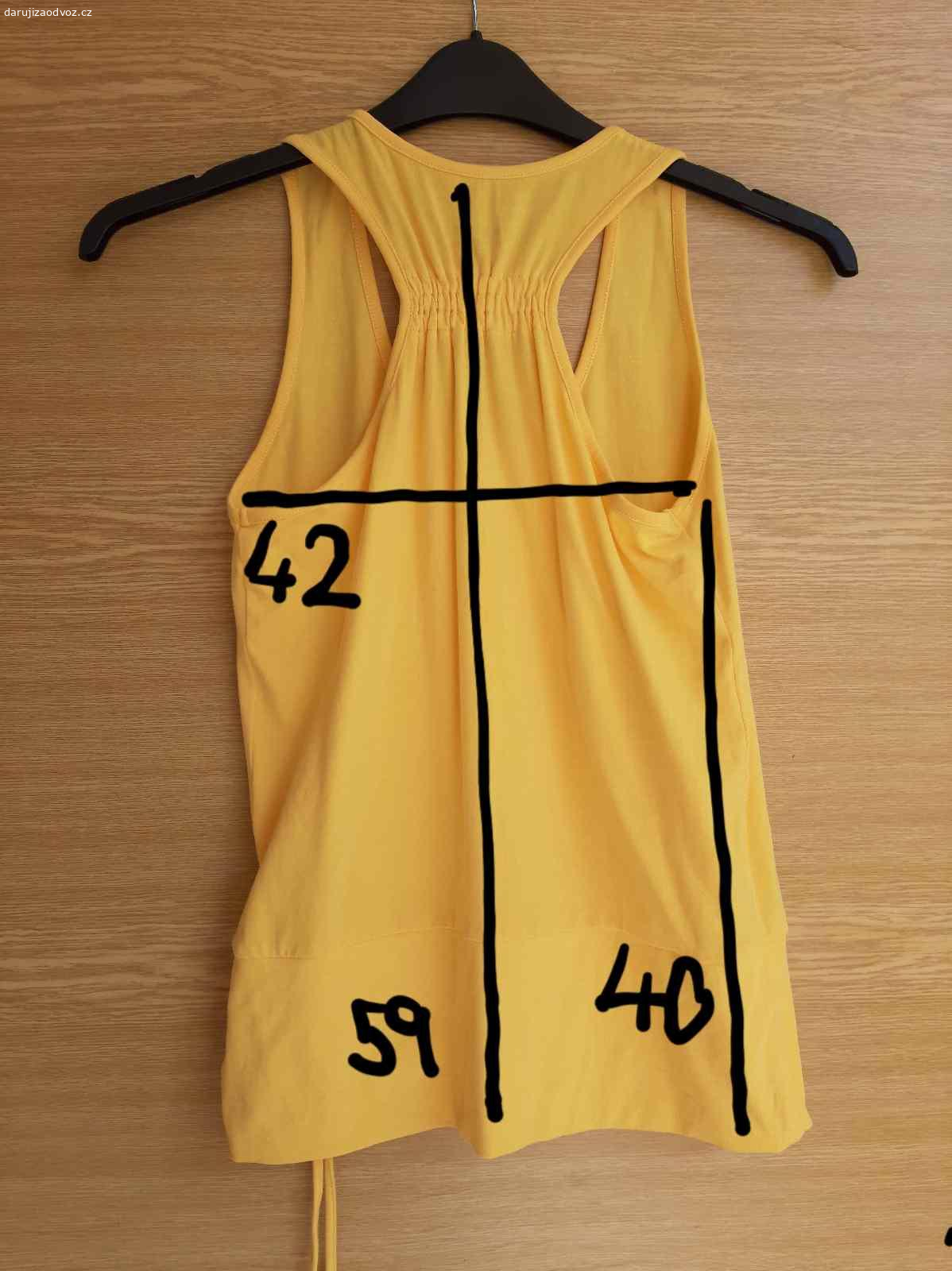 Žlutý sportovní top Reserved, vel. M. Daruji žlutý sportovní top značky Reserved, velikost M. Nenošený, výborný stav. Uvedené rozměry měřeny plošně a jsou spíše orientační, je to strečový materiál.
Předání Praha, Karlovo náměstí, vedle prodejny Albert, mezi 17:00 a 20:00.